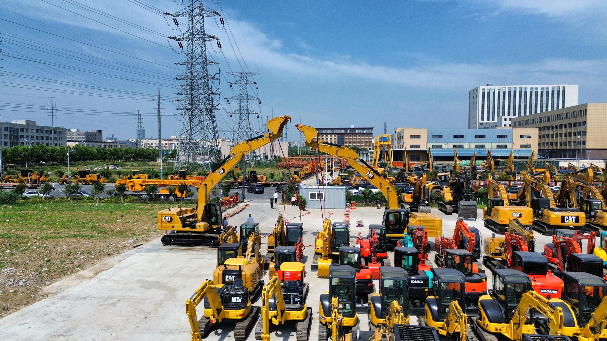 Toaks International Trading Company - Truk SINOTRUK - solar undefined: gambar 4