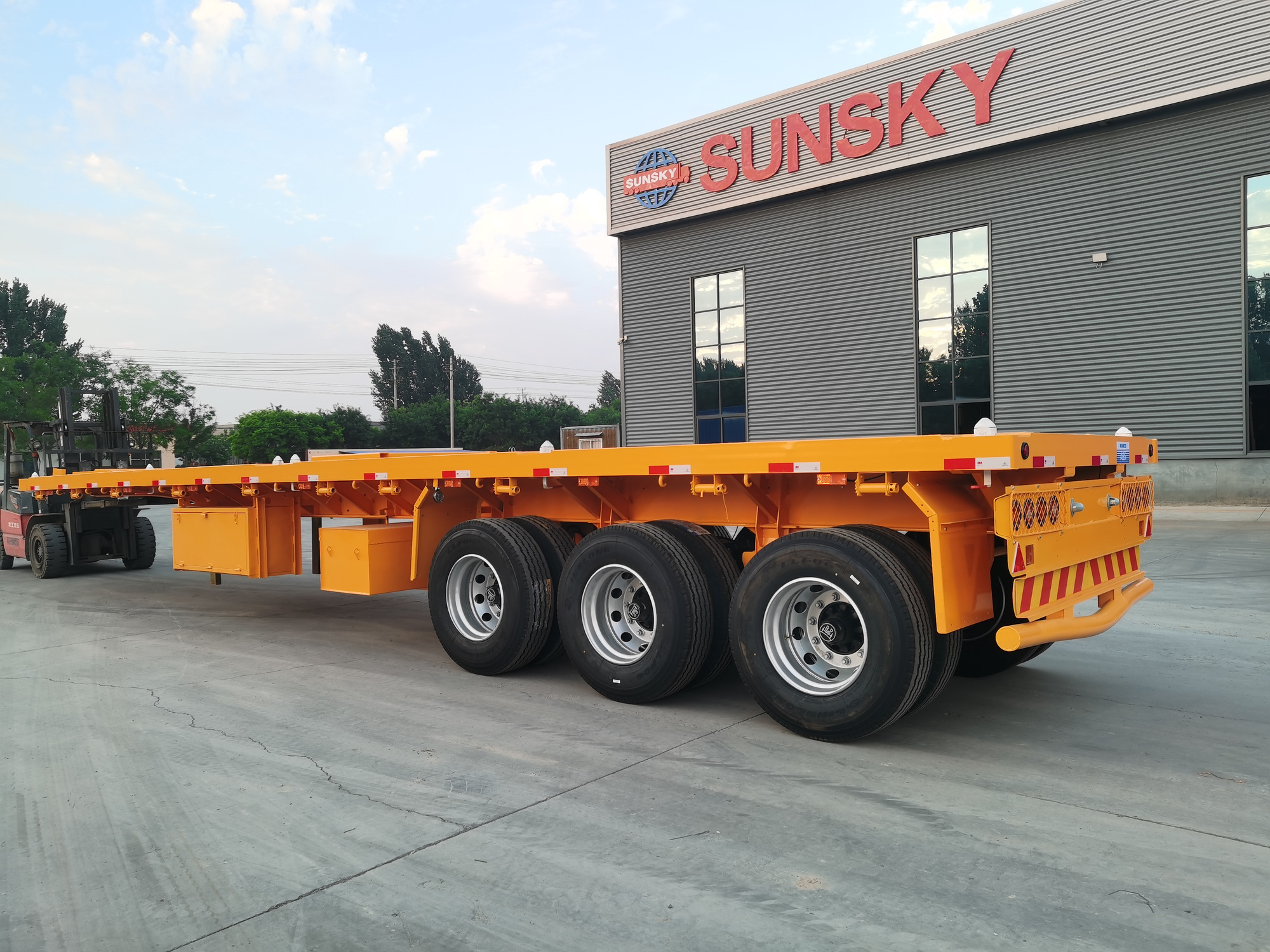 Xiamen Sunsky Vehicle Co.,Ltd - Semi-trailer - Tahun: 2024, baru, 4-poros undefined: gambar 4