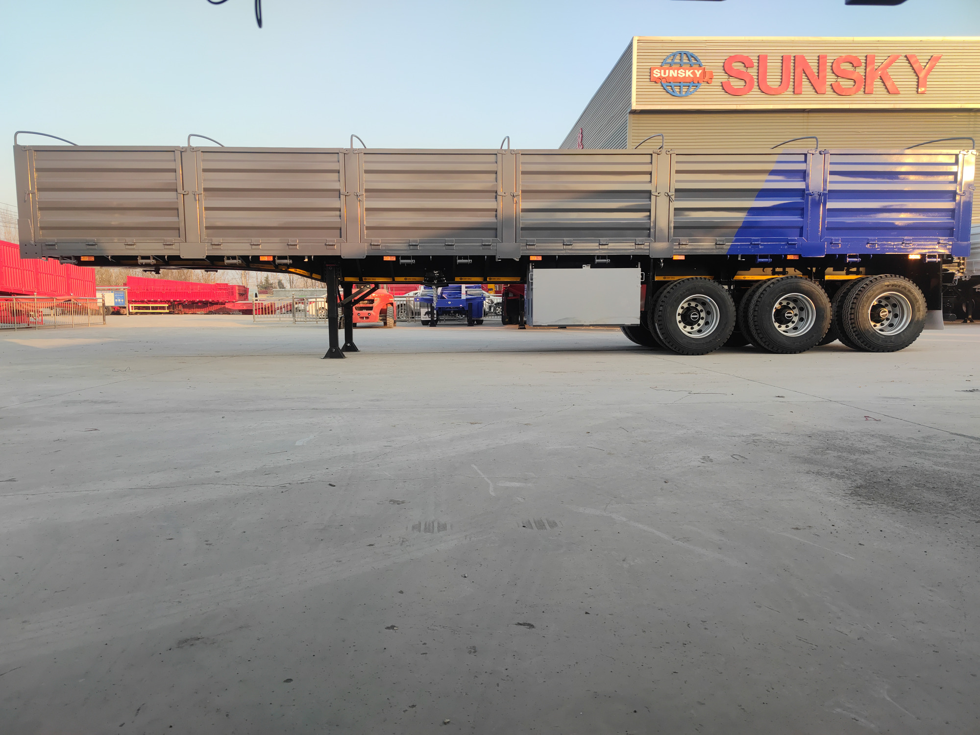 Xiamen Sunsky Vehicle Co.,Ltd - Semi-trailer - Tahun: 2024, baru, 4-poros undefined: gambar 1