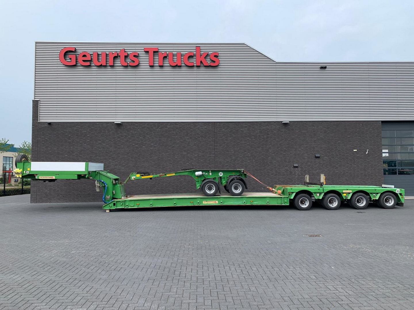 Geurts Trucks B.V. - Tractor head MERCEDES-BENZ - Tahun: 2009, 8x6, pendingin ruangan undefined: gambar 22