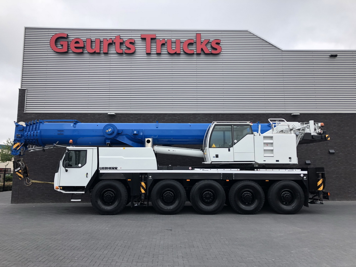 Geurts Trucks B.V. - Tractor head MERCEDES-BENZ - Tahun: 2009, 8x6, pendingin ruangan undefined: gambar 27