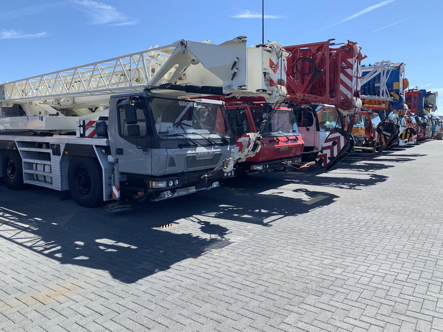 Geurts Trucks B.V. - Tractor head MERCEDES-BENZ - Tahun: 2009, 8x6, pendingin ruangan undefined: gambar 7