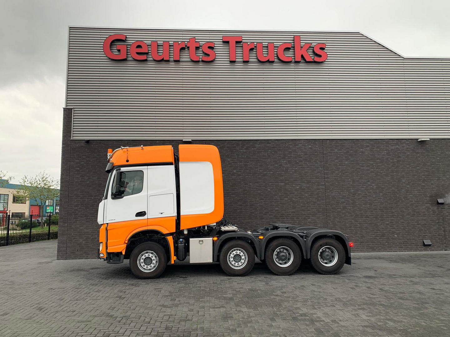 Geurts Trucks B.V. - Tractor head MERCEDES-BENZ - Tahun: 2009, 8x6, pendingin ruangan undefined: gambar 35