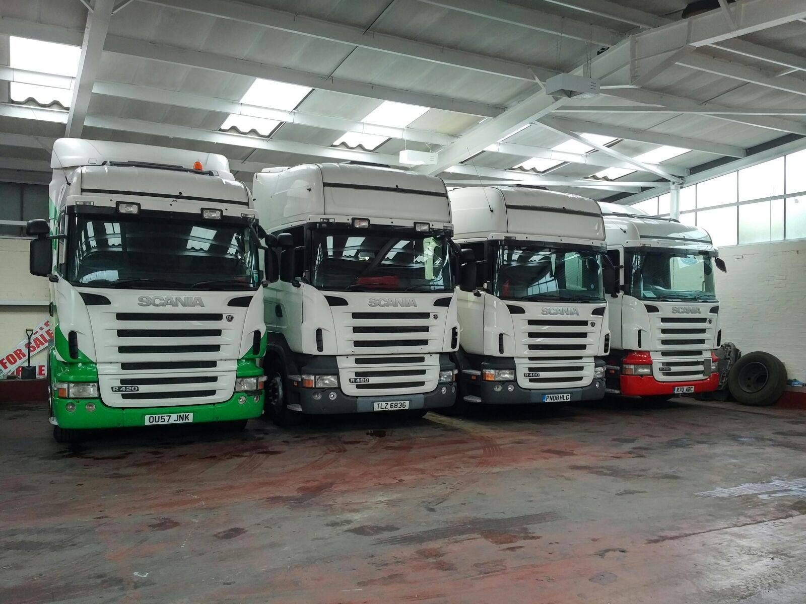 Steer Commercials Sales & Exports Ltd - Tractor head RENAULT Premium 430 undefined: gambar 2