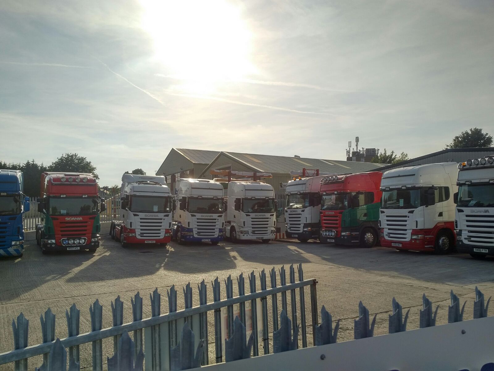 Steer Commercials Sales & Exports Ltd - Tractor head RENAULT Premium 430 undefined: gambar 1