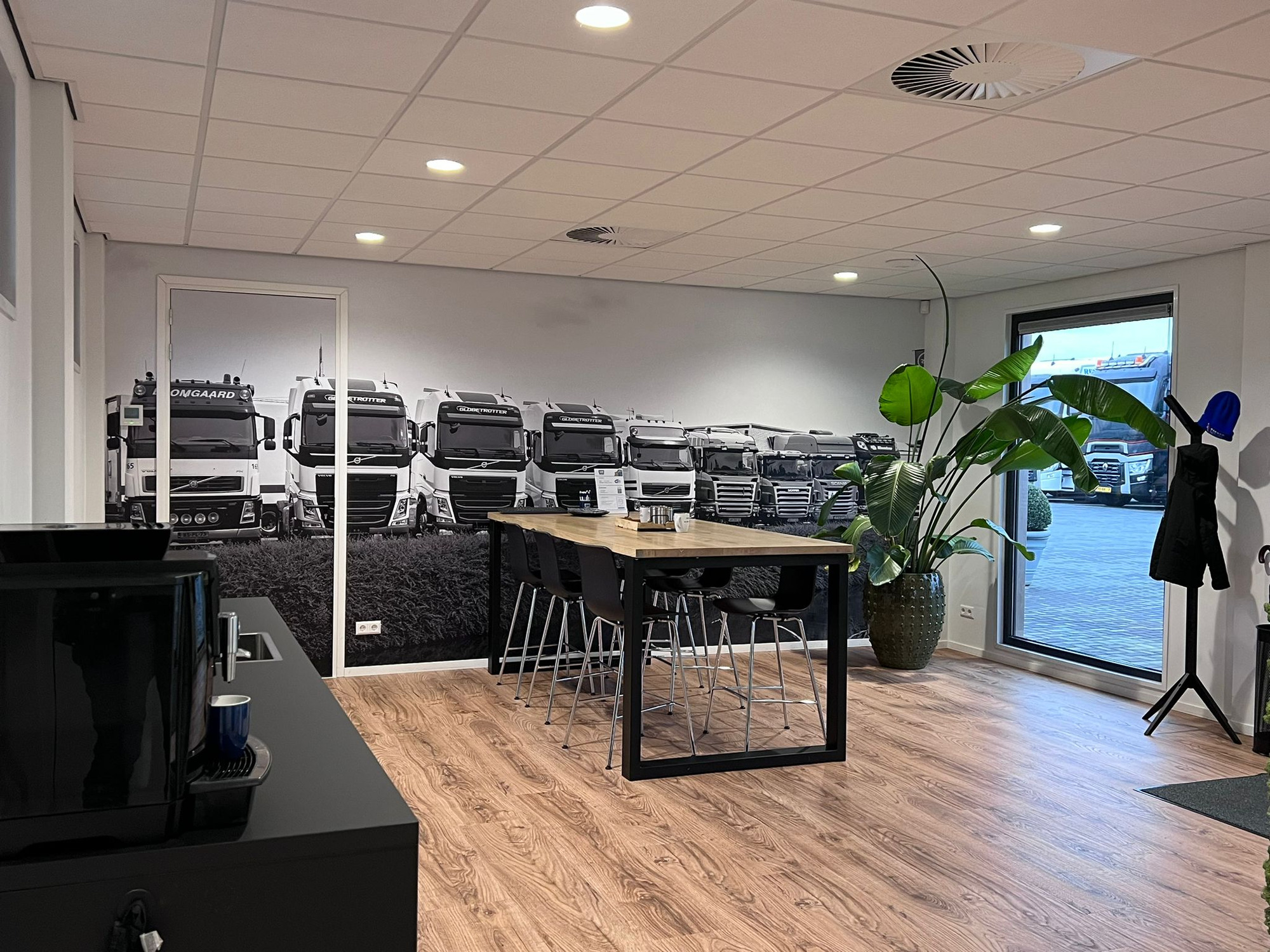 LVS Used TRUCKS - Semi-trailer - angkat ekor undefined: gambar 5