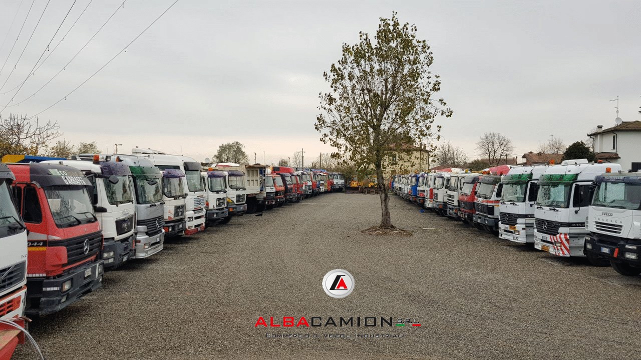 Albacamion SRL - Truk undefined: gambar 1