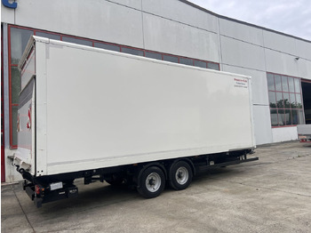 Trailer kotak tertutup MÖSLEIN