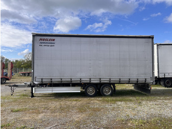 Trailer dengan terpal samping MÖSLEIN