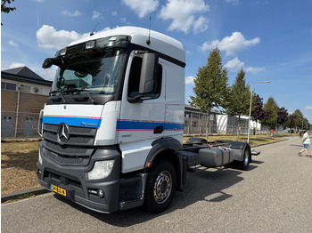 Truk sasis MERCEDES-BENZ Actros