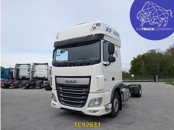 Truk sasis DAF XF 450