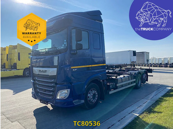 Pengangkut kontainer/ Container truck DAF XF