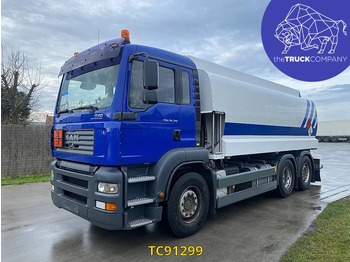 Truk tangki MAN TGA