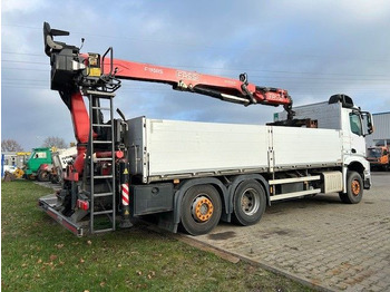 Truk flatbed MERCEDES-BENZ