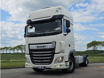 Truk sasis DAF XF 480