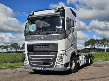 Pengangkut kontainer/ Container truck VOLVO FH 460