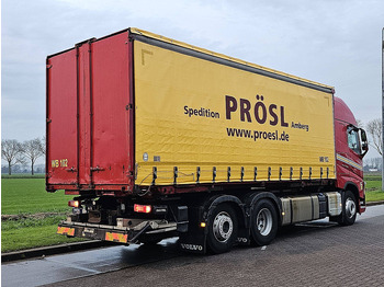 Truk dengan terpal samping Volvo FH 500 xl: gambar 3 Truk dengan terpal samping Volvo FH 500 xl: gambar 3