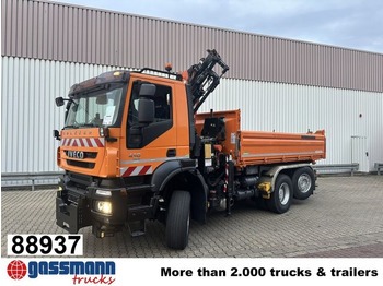 Truk jungkit IVECO Trakker