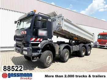 Truk jungkit IVECO Trakker