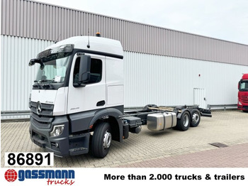 Truk sasis MERCEDES-BENZ Actros 2545