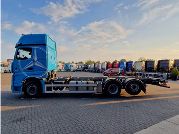 Pengangkut kontainer/ Container truck Mercedes-Benz Actros 2553 6x2 - BDF - Retarder - 4.90 WB - Loadlift - Full air: gambar 4