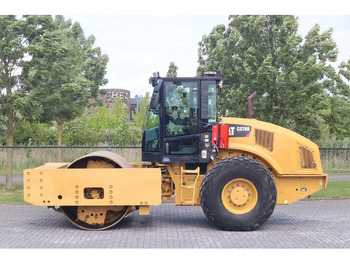 Roller CATERPILLAR CS78B