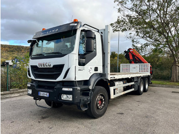 Truk flatbed IVECO EuroTrakker