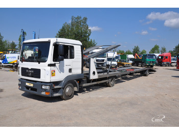 Truk pengangkut mobil MAN TGL 8.240