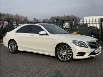 Mobil sedan MERCEDES-BENZ
