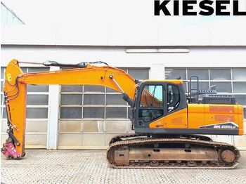 Ekskavator perayap DOOSAN DX235