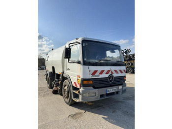 Penyapu jalan MERCEDES-BENZ Atego