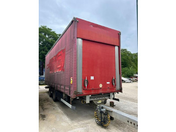 Trailer dengan terpal samping SAMRO