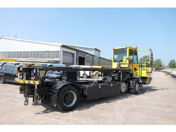 Pengangkut kontainer/ Container truck