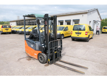 Forklift listrik TOYOTA