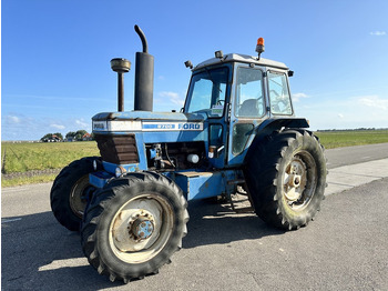 Traktor FORD