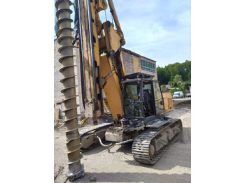 Sopir tumpukan BAUER