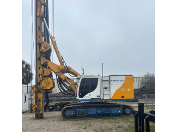 Sopir tumpukan BAUER