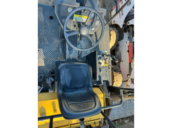 Roller jalan Caterpillar CB-434C: gambar 5