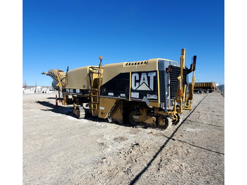 Mesin penggilingan jalan CATERPILLAR