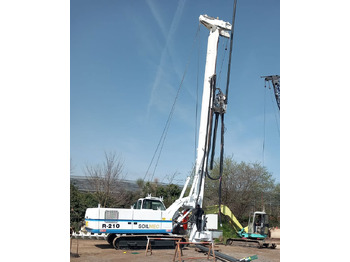 Sopir tumpukan SOILMEC
