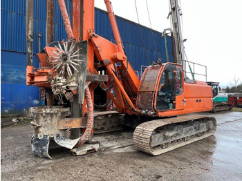 Sopir tumpukan SOILMEC