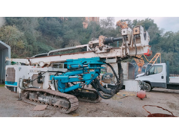 Sopir tumpukan SOILMEC