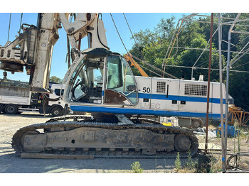 Sopir tumpukan SOILMEC