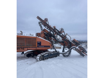 Anjungan pengeboran TAMROCK