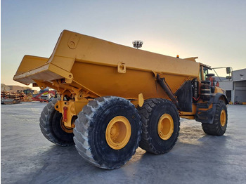 Tempat sampah artikulasi Volvo A40F (Abu Dhabi): gambar 4