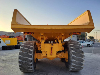 Tempat sampah artikulasi Volvo A40F (Abu Dhabi): gambar 3