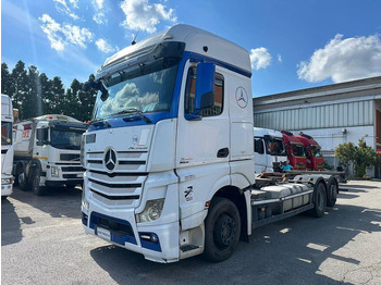 Truk sasis MERCEDES-BENZ Actros 2545