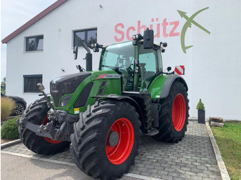 Traktor FENDT 724 Vario
