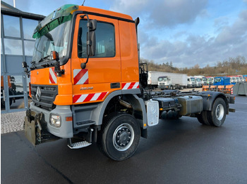 Truk sasis MERCEDES-BENZ Actros 2036
