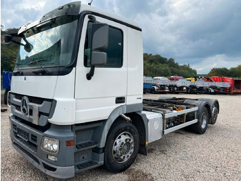 Truk sasis MERCEDES-BENZ Actros 2532